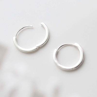 ML999_Sterling Silver Flat Huggies_4