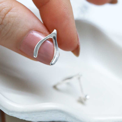 MD303E_Sterling Silver Wishbone Studs_new 5
