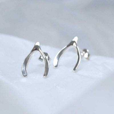 MD303E_Sterling Silver Wishbone Studs_new 7