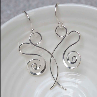 ME522_Sterling Silver Twirling Ribbon Dangly Earrings_6