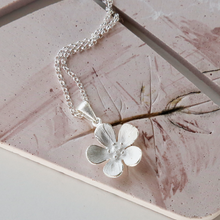 MB207P 1 WILD FLOWER NECKLACE