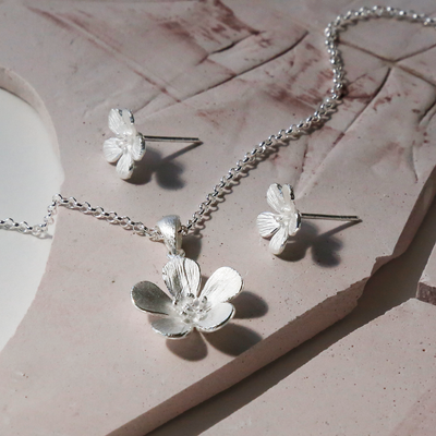 MB207P set 1 WILD FLOWER NECKLACE