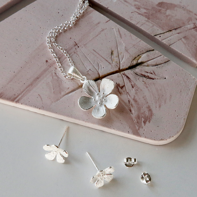 MB207P set WILD FLOWER NECKLACE