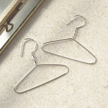 MZB89 hanger silver 2 1110X1110 COMPRESSED