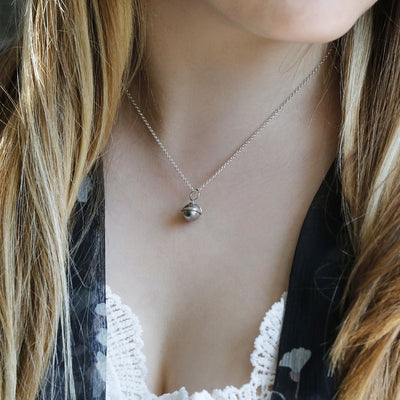 MH684 4 SATURN NECKLACE