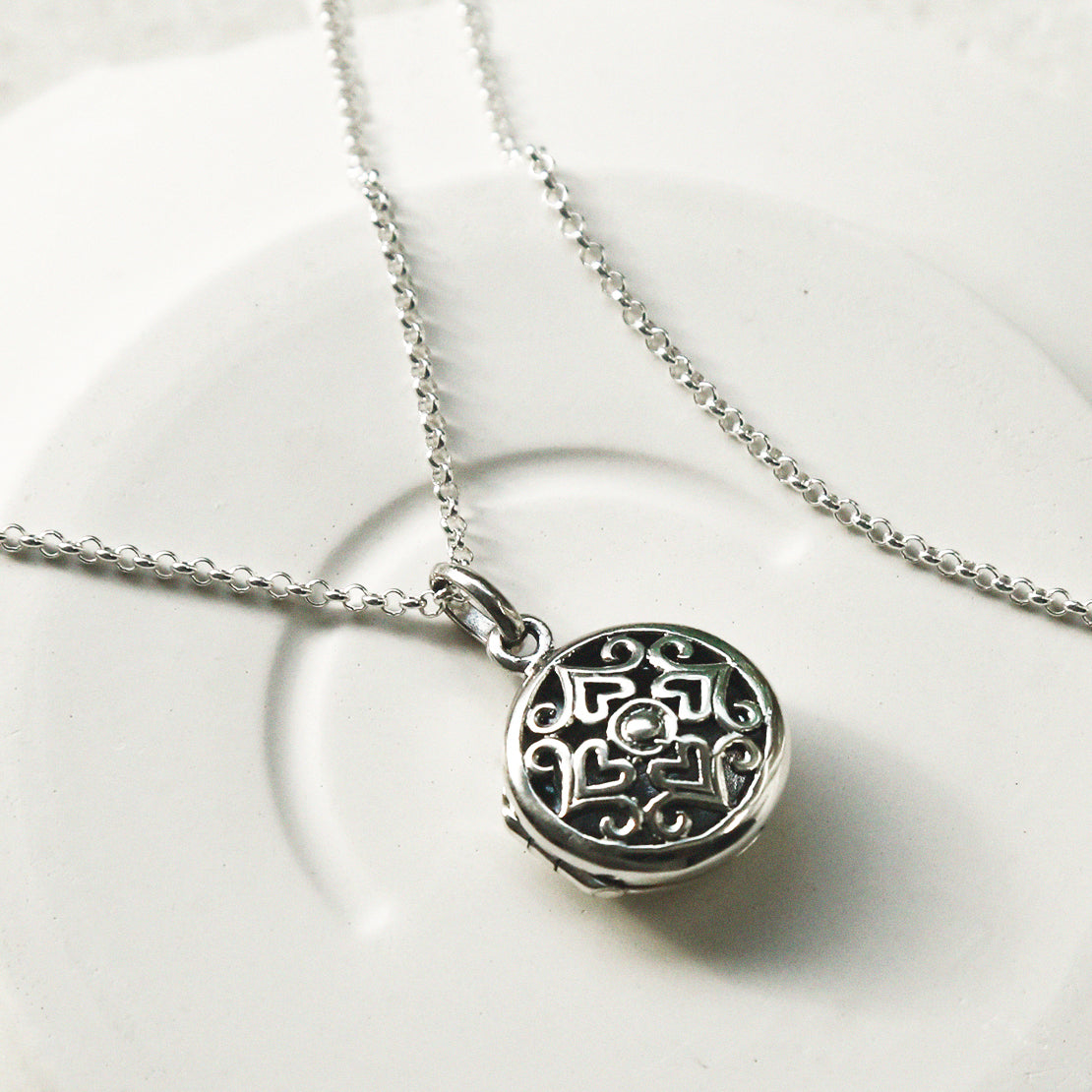 Sterling Silver Vintage Round Locket