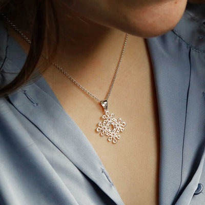 MZB109 STERLING SILVER STELLAR PENDANT NECKLACE 1110X1110