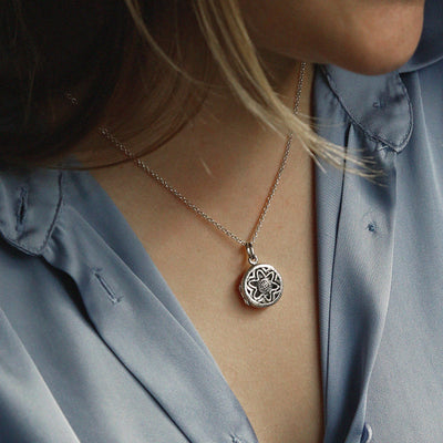 MR1108 Sterling Silver vintage flower locket 1110x1110 5