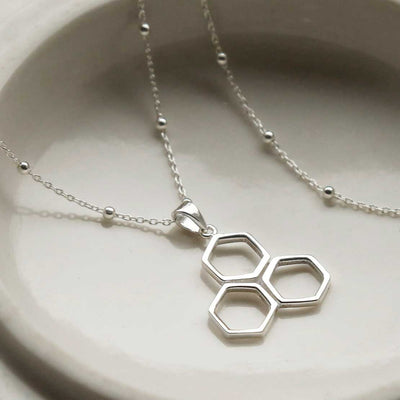 MS1203S STERLING SILVER GEOMETRIC HONEYCOMB NECKLACE 1110X1110