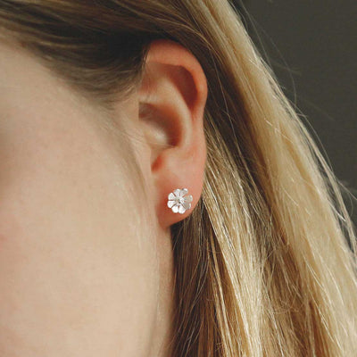 MS1217S STERLING SILVER DAINTY DAISY STUDS 1110X1110 5