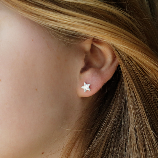 MB206P 4 SOLID STAR NECKLACE