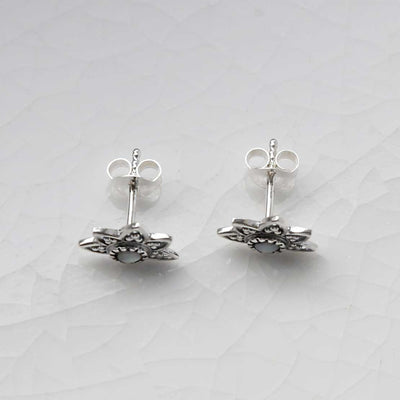 ML935 STERLING SILVER MOTHER OF PEARL LOTUS STUDS 1