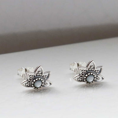 ML935 STERLING SILVER MOTHER OF PEARL LOTUS STUDS 3