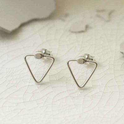 ME509 STERLING SILVER TRIANGLE STUDS 5