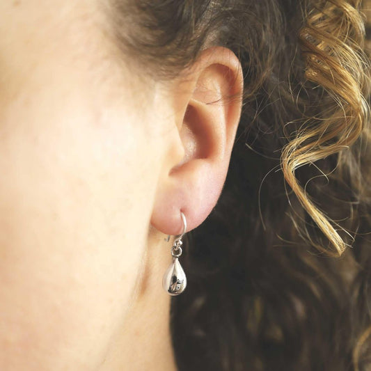 ME514  STERLING SILVER TEARDROP DANGLY EARRINGS MODEL