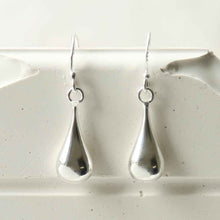 ME519 STERLING SILVER MINI LIQUID DANGLY EARRINGS 1