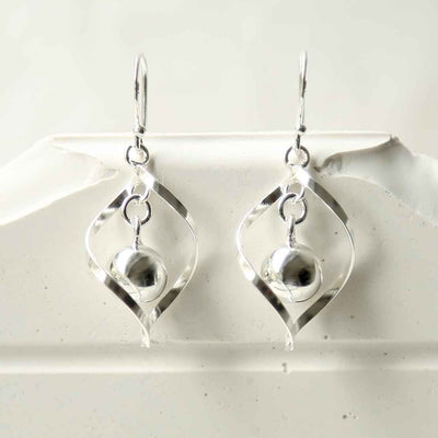 ME526 STERLING SILVER TWIST BALL DANGLY EARRINGS 1