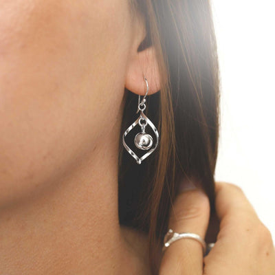 ME526 STERLING SILVER TWIST BALL DANGLY EARRINGS MODEL