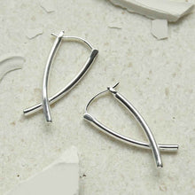 ML965 STERLING SILVER CROSSOVER HOOPS 3