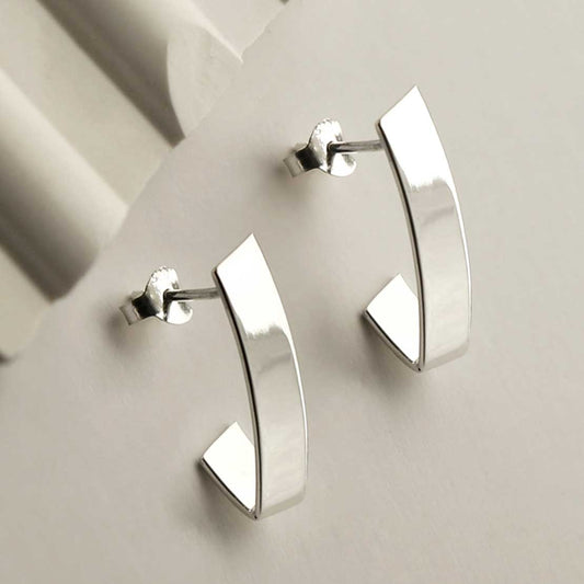 MC287 STERLING SILVER SIMPLE SHIELD STUDS 1