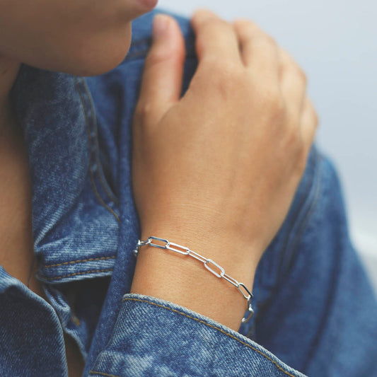 MV1328B STERLING SILVER FLAT PAPERCLIP BRACELET MODEL