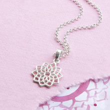 MC267P STERLINGSILVERCROWNCHAKRANECKLACE 001