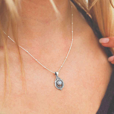 MZB114P MS STERLING SILVER MOONSTONE VICTORIAN NECKLACE MODEL