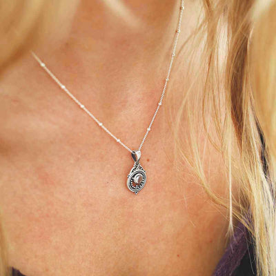 MZB114P BT STERLING SILVER BLUE TOPAZ VICTORIAN NECKLACE MODEL