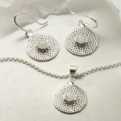 MZB117 MS STERLING SILVER CHRYSANTHEMUM MOONSTONE SET
