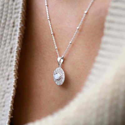 MZB117P MS STERLING SILVER CHRYSANTHEMUM MOONSTONE NECKLACE MODEL