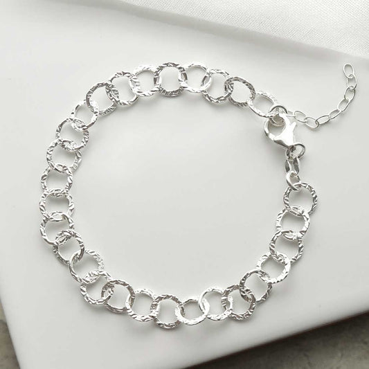 MV1338B STERLING SILVER HAMMERED CIRCLE LINK BRACELET 1
