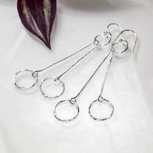 MB173 STERLINGSILVERTEXTUREDRINGANDBARDROPEARRINGS 001