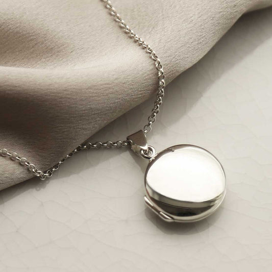 MC279 STERLING SILVER ROUND LOCKET 3