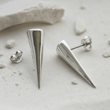 MC284 STERLING SILVER SPIKE STUDS 7