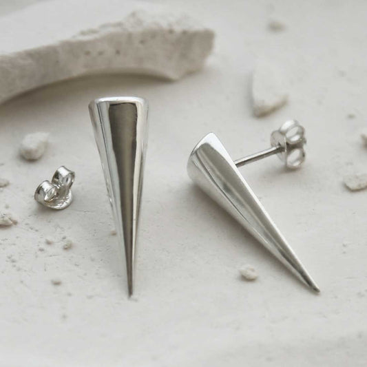 MC284 STERLING SILVER SPIKE STUDS 7