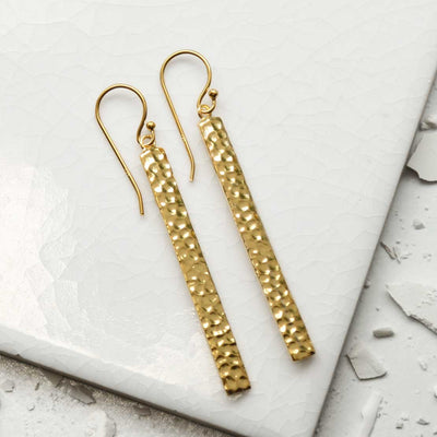 MS1229G GOLD PLATED SILVER HAMMERED BAR EARRINGS 1