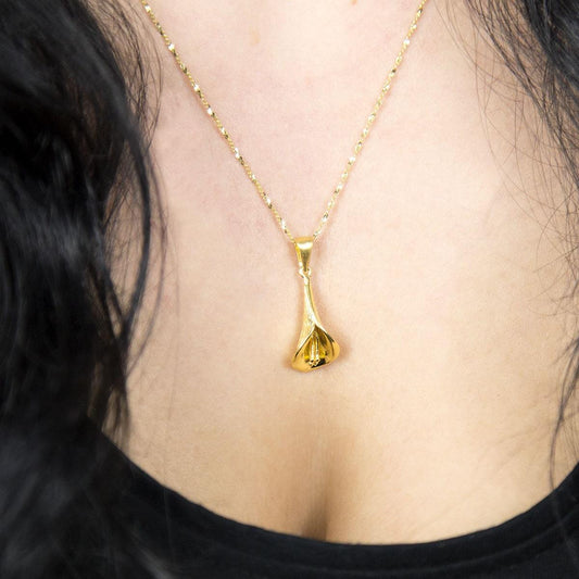 MB067PG GOLDPLATEDSTERLINGSILVERCALLALILYNECKLACE 001
