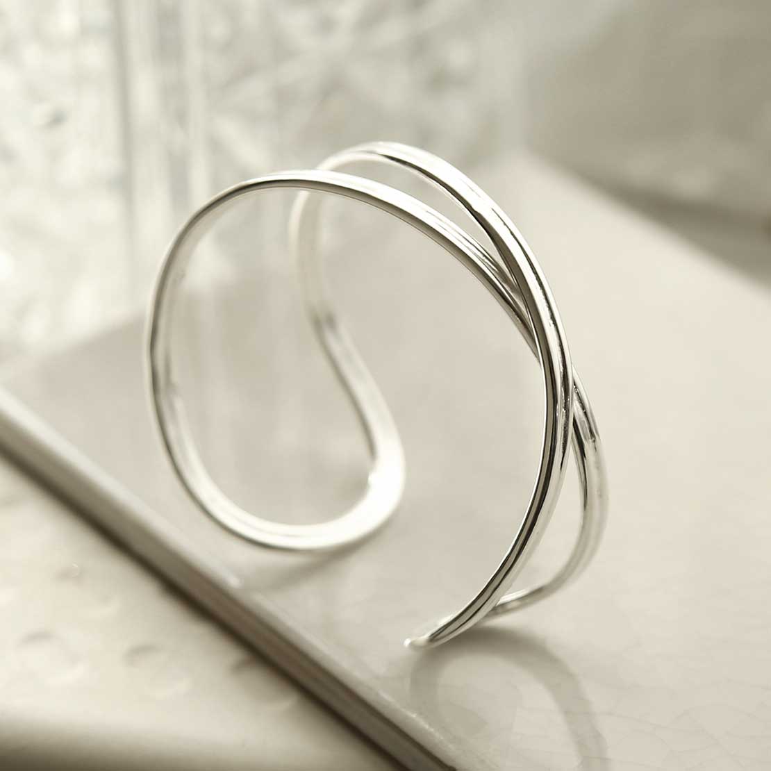 Sterling Silver Oval Loop Bangle