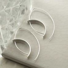 MD358 STERLING SILVER REVERSE SHIELD THREADER EARRINGS 4