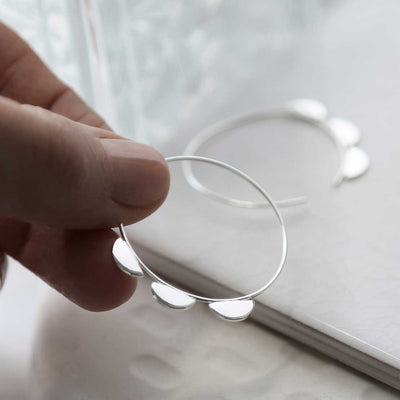 MD372 STERLING SILVER ALASKA HOOPS 1