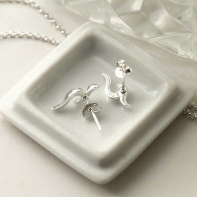 MD373 STERLING SILVER WAVE STUDS 5