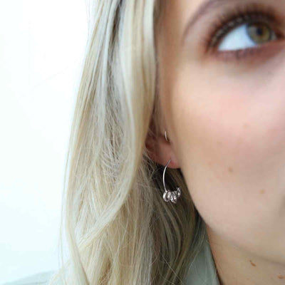 MD365 STERLING SILVER LUCKY HORSESHOE HOOPS MODEL