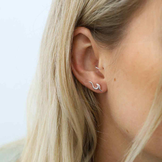 MD373 STERLING SILVER WAVE STUDS MODEL