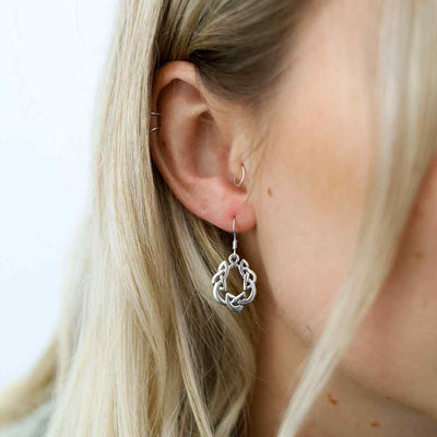 MC233S STERLING SILVER CELTIC LOVE LOOP EARRINGS MODEL