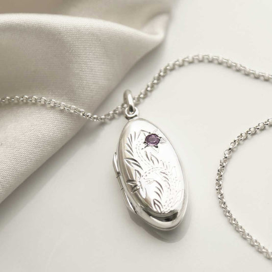 MC156 STERLING SILVER OVAL LOCKET NECKLACE WITH AMETHYST 2
