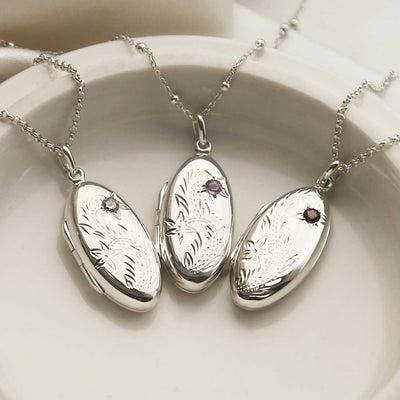 MC154 STERLING SILVER OVAL LOCKET NECKLACE GROUPSHOT 1