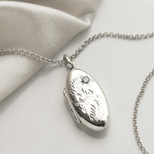 MC154 STERLING SILVER OVAL LOCKET NECKLACE ZIRCONIA 4