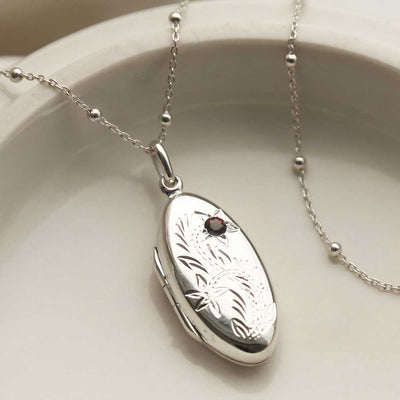 MC155 SILVER OVAL LOCKET NECKLACE WITH GARNET 4