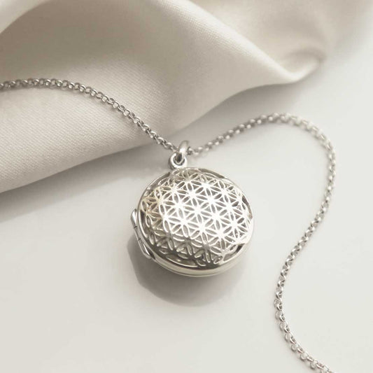 MC244 STERLING SILVER FILIGREE ROUND LOCKET NECKLACE  1