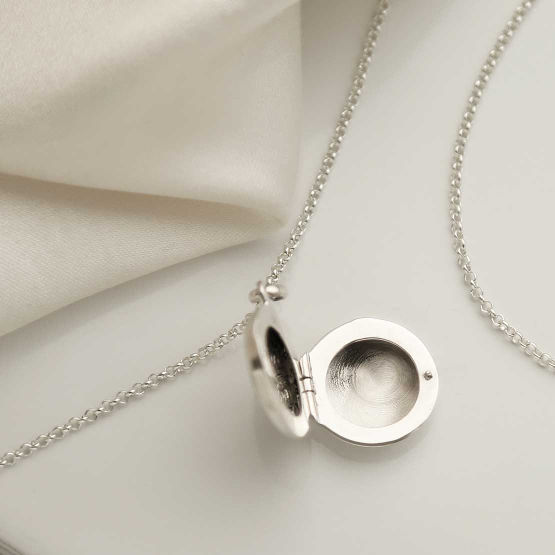 Sterling Silver Decorative Round Locket